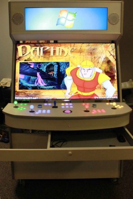 daphne-video-game-machine-688x1024.jpg
